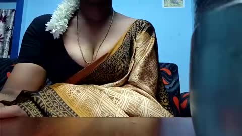 Snapshot of tamilmadhi520 chatting on 04-18-26, 07:58 tamilmadhi520 online show from 04-18-26, 07:58