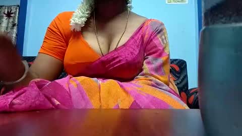 Snapshot of tamilmadhi520 chatting on 05-01-26, 05:50 tamilmadhi520 online show from 05-01-26, 05:50