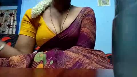 Snapshot of tamilmadhi520 chatting on 05-20-26, 06:19 tamilmadhi520 online show from 05-20-26, 06:19