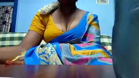 Snapshot of tamilmadhi520 chatting on 06-07-26, 06:00 tamilmadhi520 online show from 06-07-26, 06:00