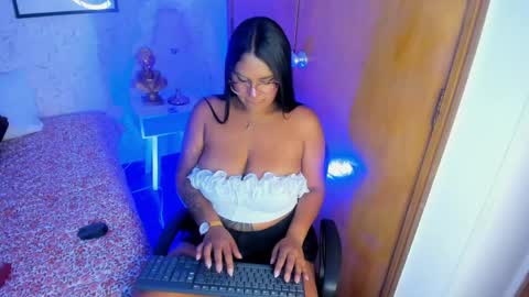 Tammara  online show from 05-08-26, 12:10