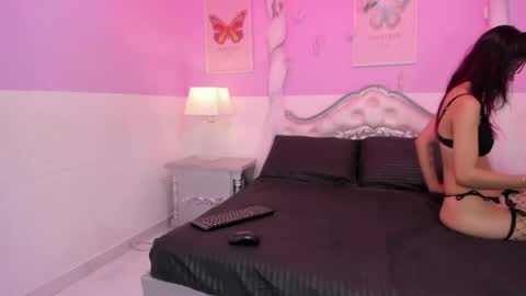 Tania Pierce online show from 05-24-26, 12:21