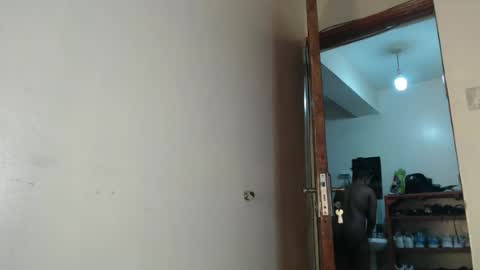Snapshot of tannia004 chatting on 06-16-26, 12:41 tania online show from 06-16-26, 12:41