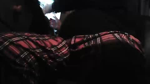 Snapshot of tantric43 chatting on 01-11-26, 04:12 alex tanner online show from 01-11-26, 04:12