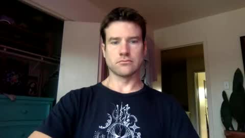 Dr. Love online show from 05-25-26, 12:33