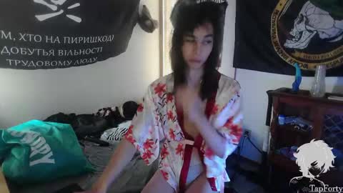 Snapshot of tap_forty chatting on 05-27-26, 04:59 tap_forty online show from 05-27-26, 04:59