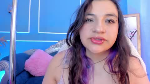 Snapshot of tarataylorr chatting on 04-06-26, 04:46 Tara online show from 04-06-26, 04:46