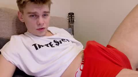 Snapshot of tasteithorny chatting on 04-24-26, 02:03 tasteithorny online show from 04-24-26, 02:03