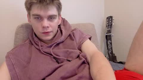 Snapshot of tasteithorny chatting on 05-13-26, 07:39 tasteithorny online show from 05-13-26, 07:39