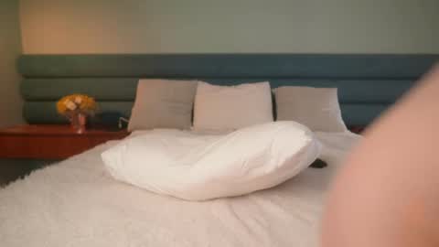 Snapshot of tasty_tomato chatting on 05-04-26, 07:37 RHEA pronanciation like Reya online show from 05-04-26, 07:37
