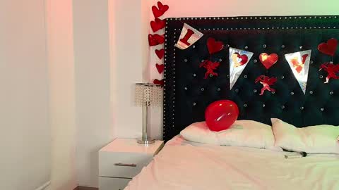 tata_and_michi online show from 02-15-25, 03:31