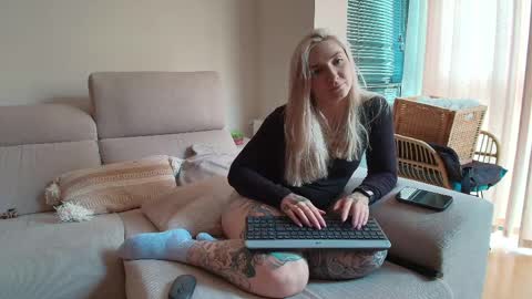 tattoobbgirl online show from 04-10-26, 01:49