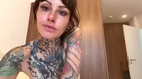 tattooedlucy_ online show from 04-14-26, 05:57