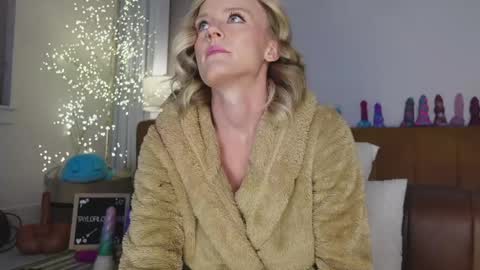 Taylor --  online show from 05-14-26, 10:11