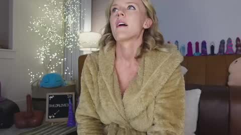 Taylor --  online show from 05-24-26, 10:09