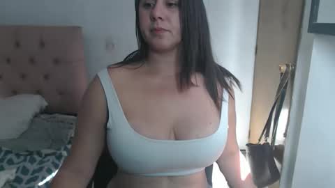 Snapshot of taylor_sweet__ chatting on 06-09-26, 08:20 Taylor online show from 06-09-26, 08:20