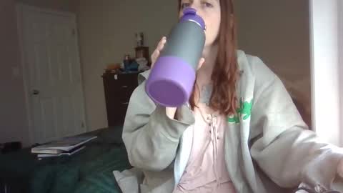 Snapshot of taylorslay chatting on 12-13-25, 07:53 taylorslay online show from 12-13-25, 07:53