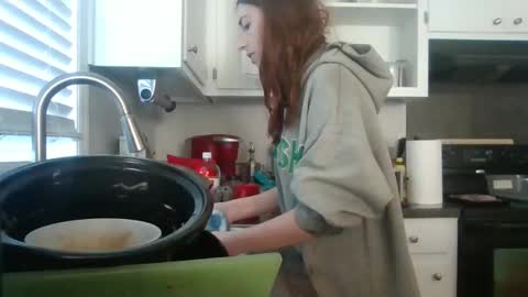 Snapshot of taylorslay chatting on 12-22-25, 05:10 taylorslay online show from 12-22-25, 05:10