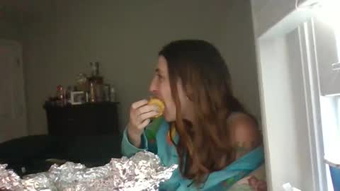 Snapshot of taylorslay chatting on 05-13-26, 11:33 taylorslay online show from 05-13-26, 11:33