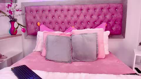 Sofia online show from 10-31-25, 01:45