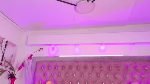 Sofia online show from 11-25-25, 01:33