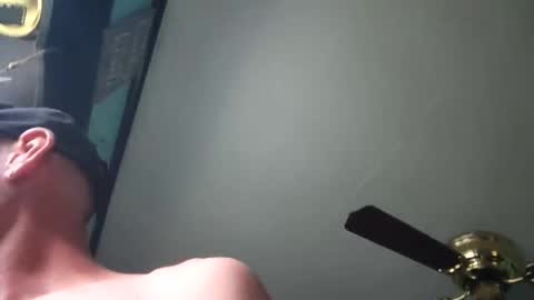 Snapshot of tdave486 chatting on 06-01-26, 01:02 tdave486 online show from 06-01-26, 01:02