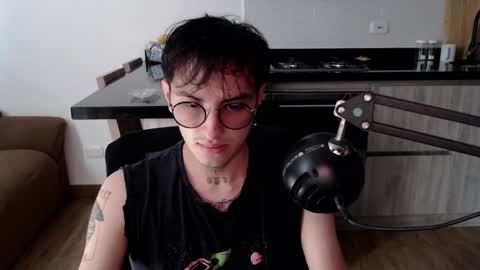Snapshot of te0__0 chatting on 06-01-26, 01:24 Teo independent model online show from 06-01-26, 01:24