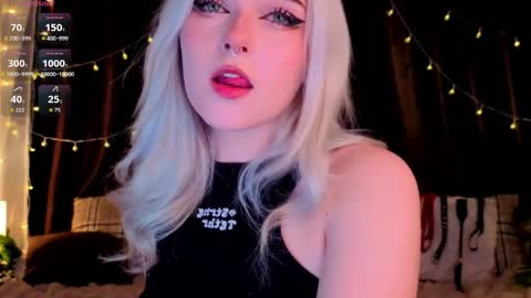 Snapshot of teapartyalice chatting on 05-02-26, 03:44 Alice online show from 05-02-26, 03:44