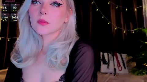 Snapshot of teapartyalice chatting on 05-06-26, 03:35 Alice online show from 05-06-26, 03:35