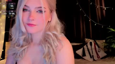 Snapshot of teapartyalice chatting on 05-31-26, 04:09 Alice online show from 05-31-26, 04:09