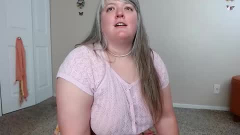 teases online show from 04-14-26, 04:02