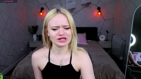 Tessa online show from 04-03-26, 09:18