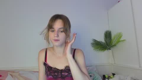 Snapshot of tessa_shy_ chatting on 06-30-26, 05:47 tessa_shy_ online show from 06-30-26, 05:47