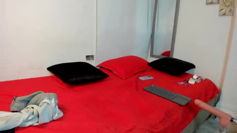 Snapshot of tessanahs chatting on 04-12-26, 02:44 tessanahs online show from 04-12-26, 02:44