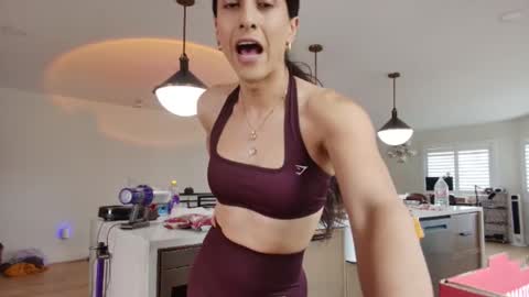 babygirlmami online show from 02-15-26, 09:33