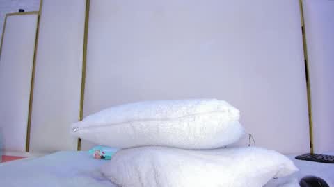 Snapshot of thalia888_ chatting on 12-18-25, 09:21 thalia888_ online show from 12-18-25, 09:21