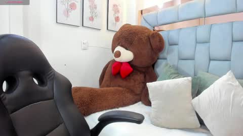 Thalia Nichols online show from 05-15-26, 10:17