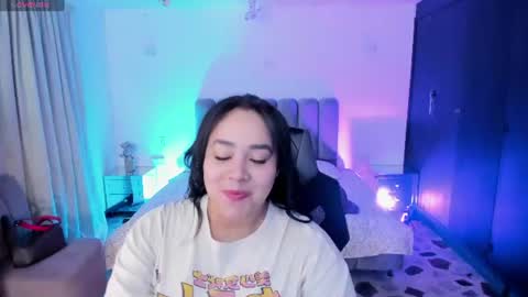 Snapshot of thaliabrooks_ chatting on 06-21-26, 05:10 Thalia online show from 06-21-26, 05:10