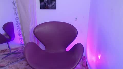 Snapshot of thamarajane1 chatting on 05-13-26, 12:41 online show from 05-13-26, 12:41