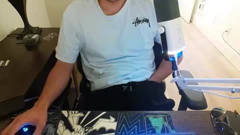 thatoneasianboy online show from 06-13-26, 03:43