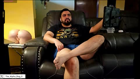 Snapshot of the_alpha_dog_xxx chatting on 05-07-26, 05:51 the_alpha_dog_xxx online show from 05-07-26, 05:51
