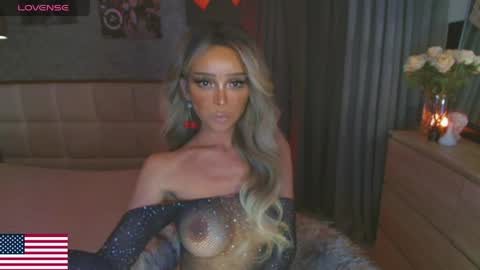 Snapshot of the_enchantressxx chatting on 04-15-26, 11:38 nabi butterfly online show from 04-15-26, 11:38