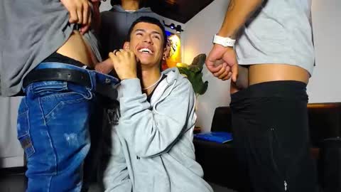 Snapshot of the_goodfellas chatting on 01-06-26, 06:11 the goodfellas online show from 01-06-26, 06:11