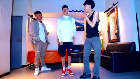 Snapshot of the_goodfellas chatting on 04-05-26, 08:39 the goodfellas online show from 04-05-26, 08:39