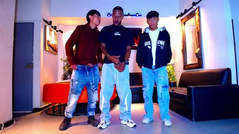 Snapshot of the_goodfellas chatting on 04-08-26, 01:44 the goodfellas online show from 04-08-26, 01:44