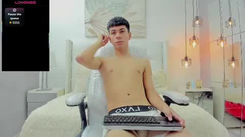 Snapshot of the_mark_king chatting on 06-20-26, 06:11 T H E M A R K K I N G online show from 06-20-26, 06:11