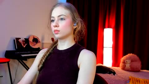 Ally    STREAMING ON TWITCH NOW Check my Twitter for updates online show from 04-01-26, 05:41