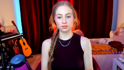 Ally    STREAMING ON TWITCH NOW Check my Twitter for updates online show from 05-28-26, 11:18