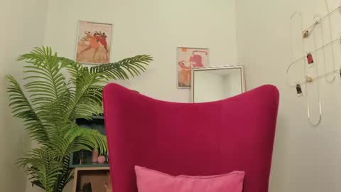 Snapshot of the_virg1n_marie chatting on 05-25-26, 05:35 The Rosemarie I Wed FriSun 1 AM 9 AM EDT online show from 05-25-26, 05:35