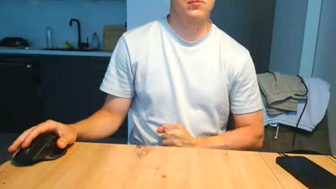 thecuteguy144949 online show from 06-03-26, 03:17